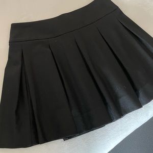 VINCE Wool Pleated Skirt, Size 2